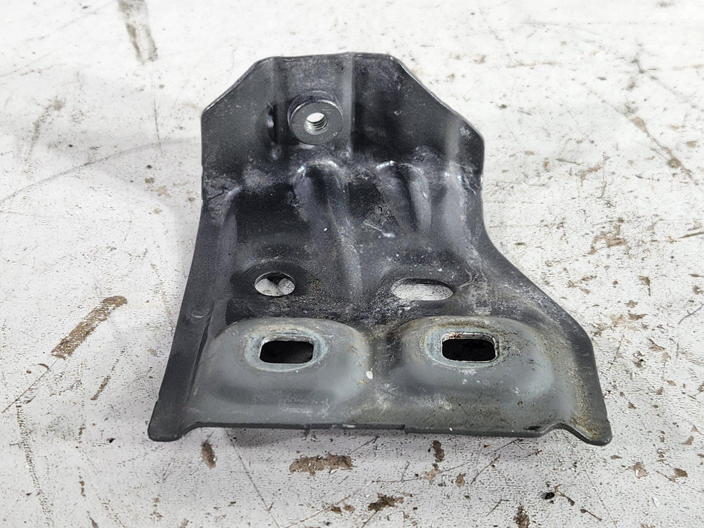 Mercedes B-Class W247 Genuine Front Right O/S Driver Wing Bracket A2478801200