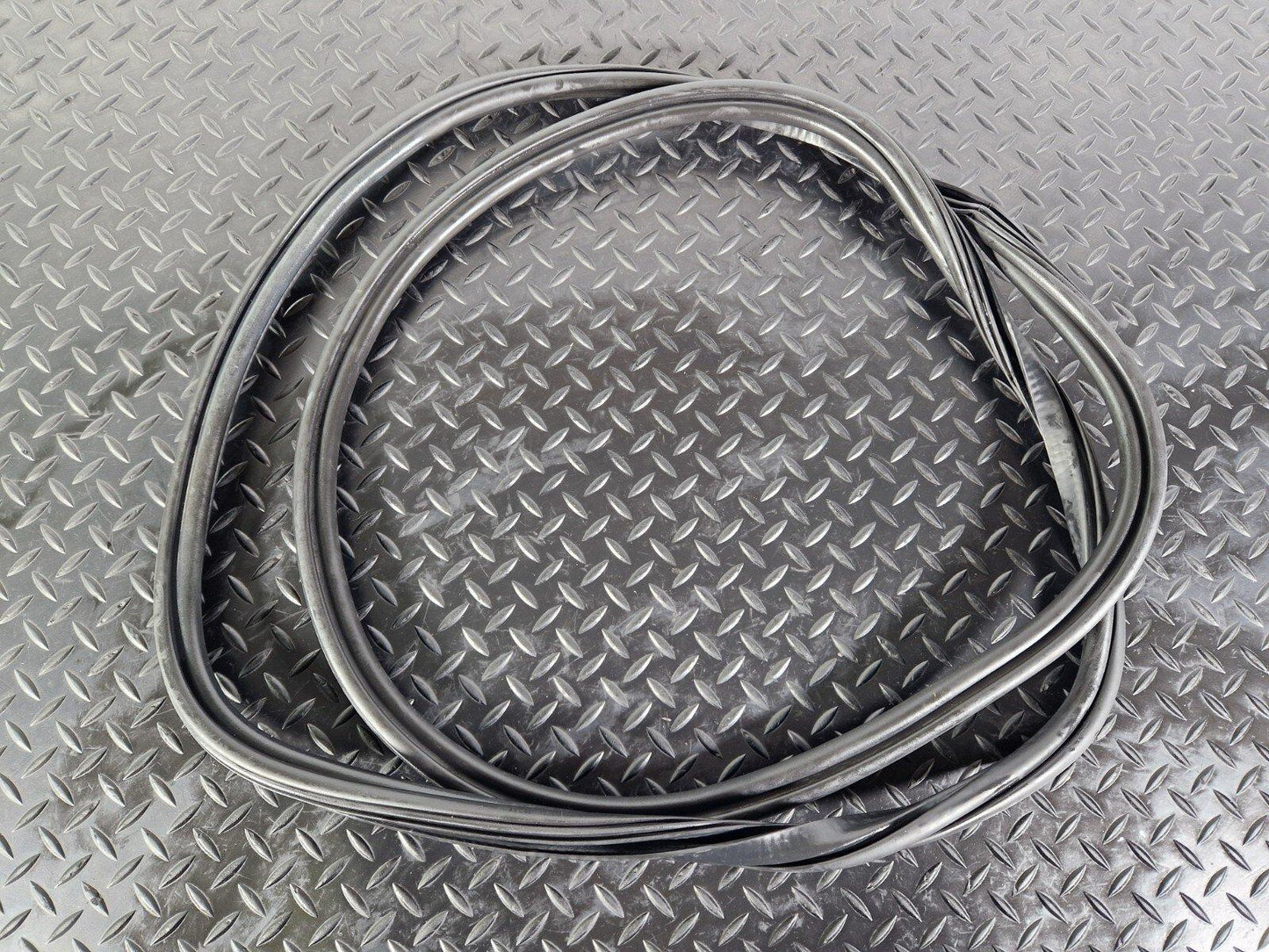 12-17 AUDI Q5 S-LINE GENUINE OEM REAR LEFT SIDE DOOR SEAL 8R0833721F