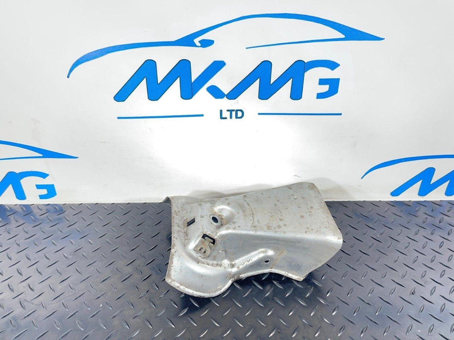 14-21 MERCEDES BENZ C350e W205 Engine Mount Cover A2052400345