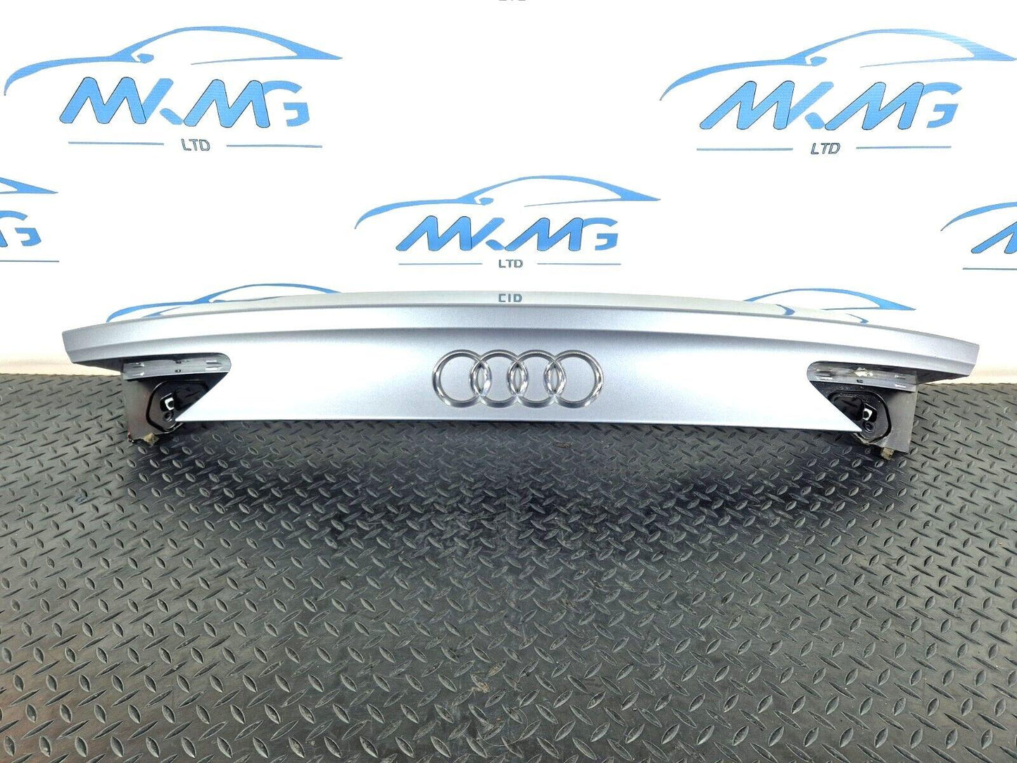 15-18 AUDI A7 4G OEM BOOT SPOILER LOWER SECTION TRIM COVER 4G8827086