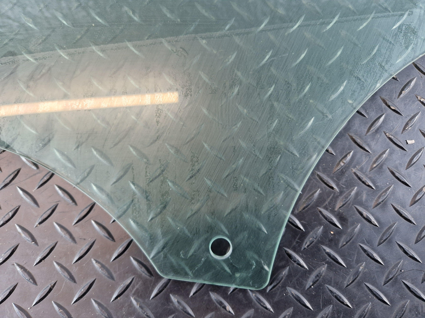 Land Rover Range Rover Evoque L551 Front Left Door Window Glass K8D221411AD