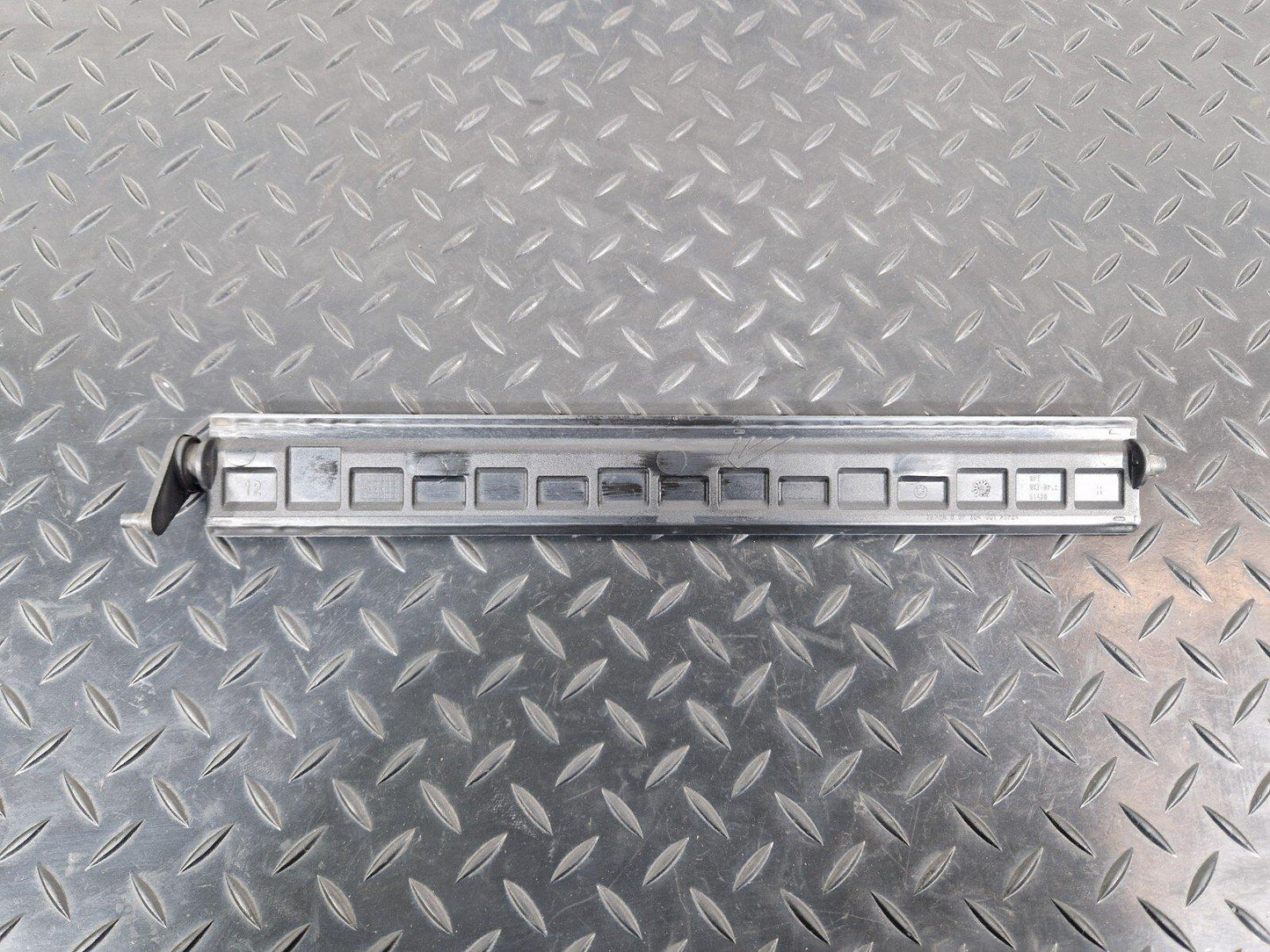 14-21 BMW 2 SERIES GRAN TOURER F45 F46 AIR DUCT SHUTTER GRILL FLAP 12R 8499973