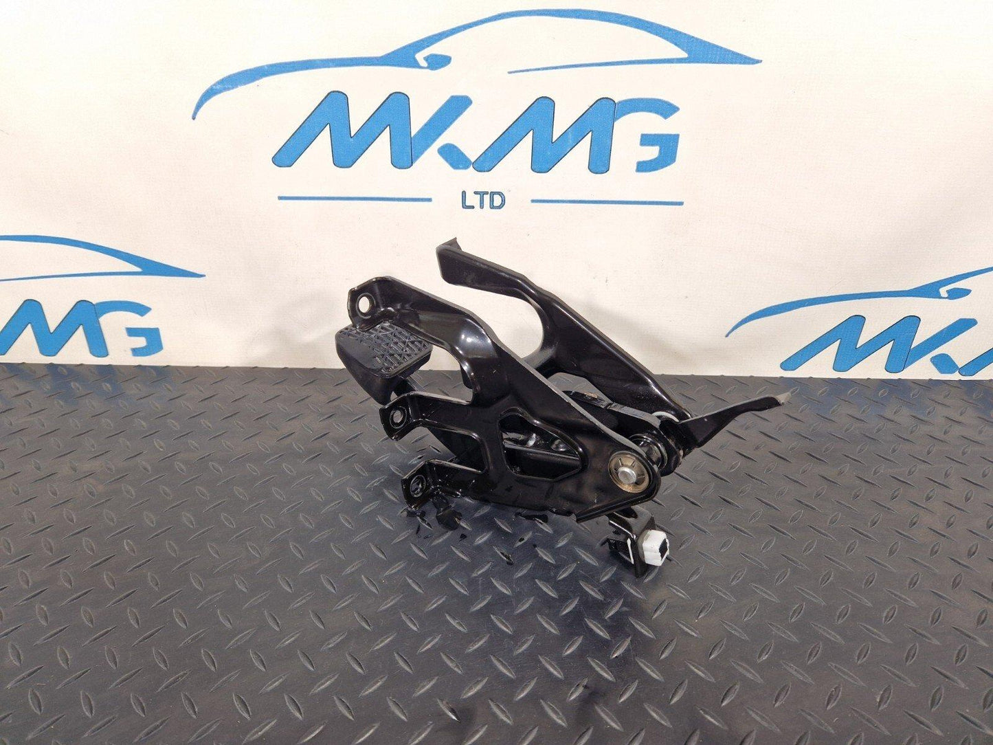 18-ON MERCEDES BENZ SPRINTER W907 W910 BRAKE PEDAL ASSEMBLY A9102900000
