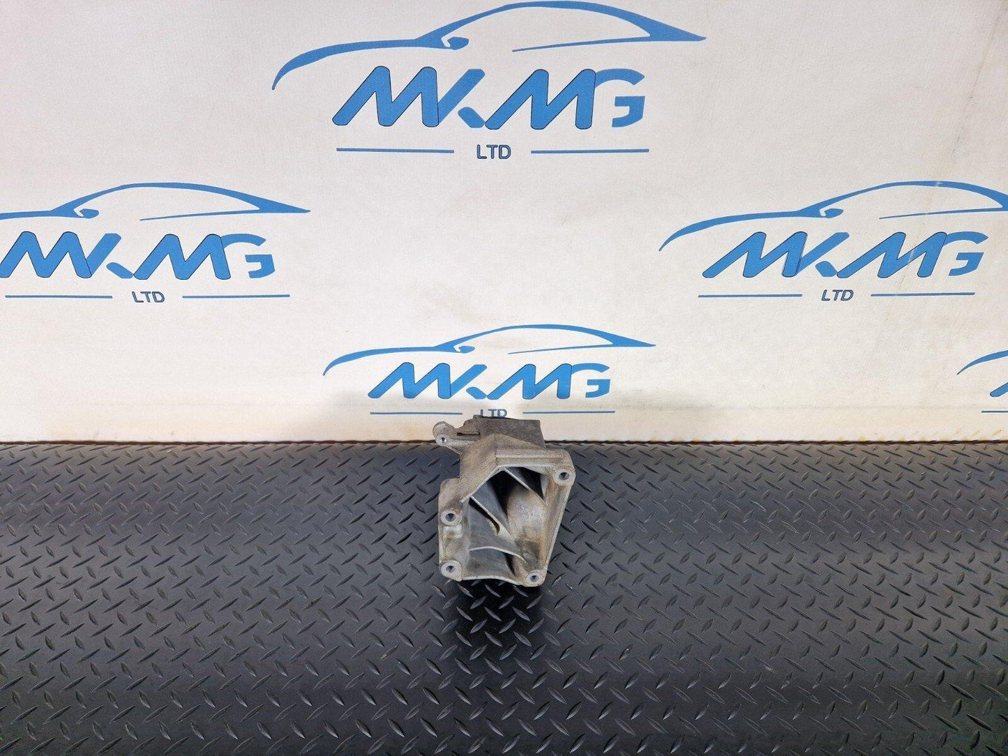 14-21 MERCEDES C CLASS W205 OM651.921 LEFT N/S ENGINE MOUNT BRACKET A6512234204