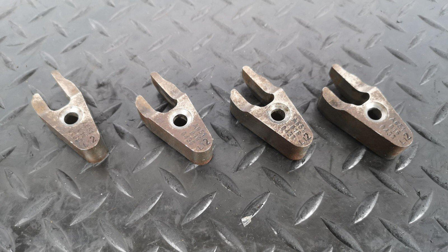 12-18 MERCEDES A B-CLASS W176 W246 GENUINE 1.8/2.1 CDI FUEL INJECTOR CLAMPS