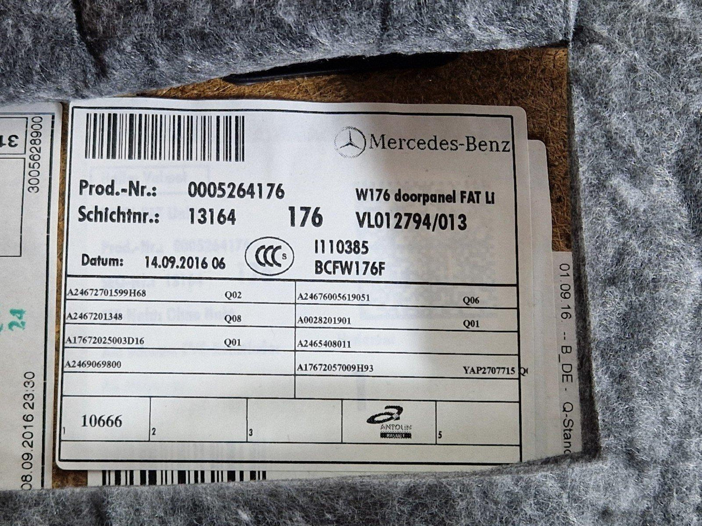 12-18 MERCEDES BENZ W176 GENUINE FRONT PASSENGER SIDE DOOR CARD PANEL