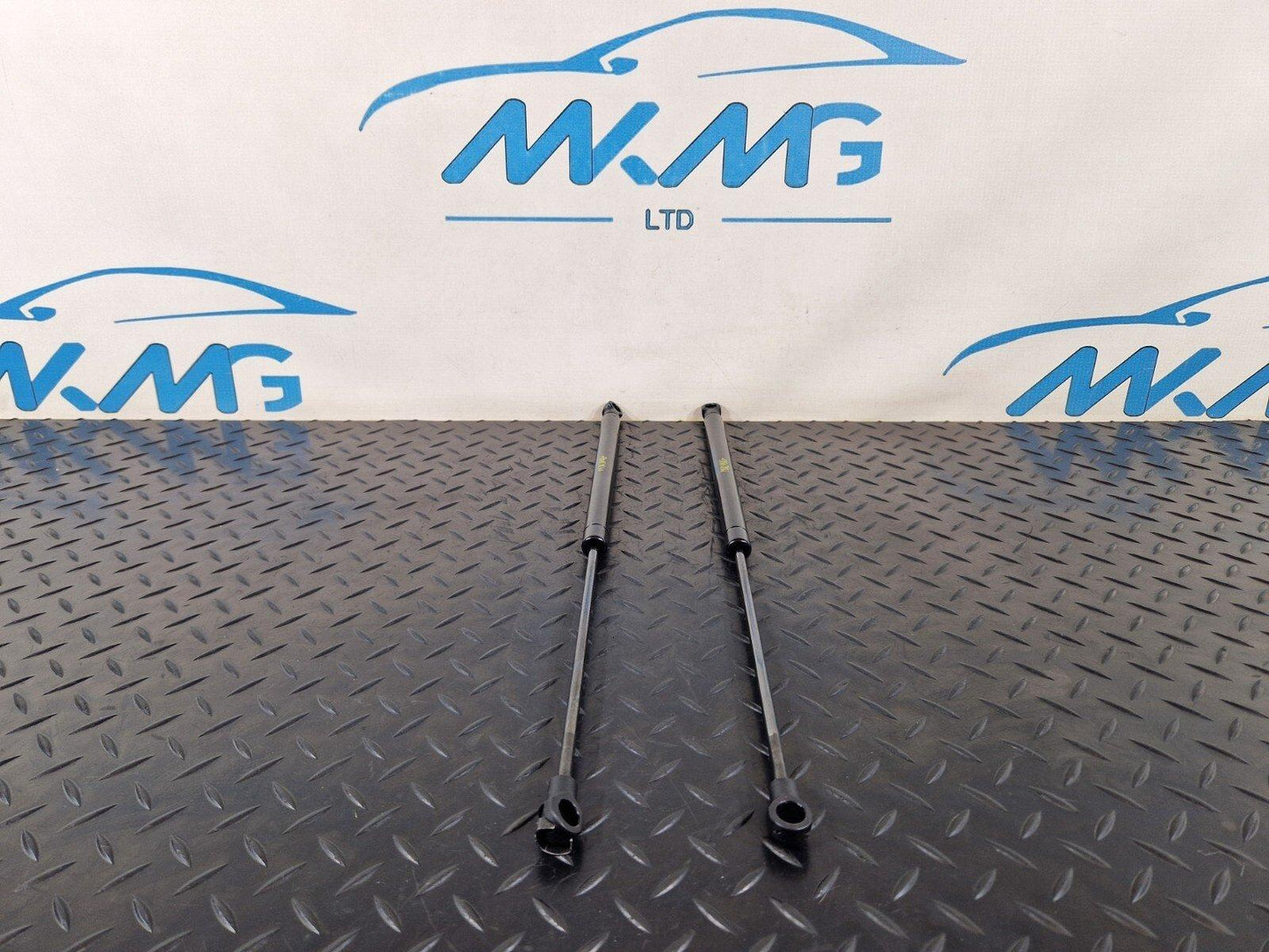 10-17 AUDI A8 4H PAIR OF REAR TAILGATE BOOT LID SUPPORT GAS STRUTS 4H0827551B