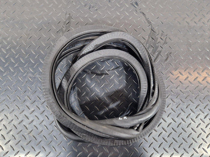 19-ON MERCEDES B CLASS W247 REAR DOOR RUBBER SEAL FITS LEFT & RIGHT A2476920400