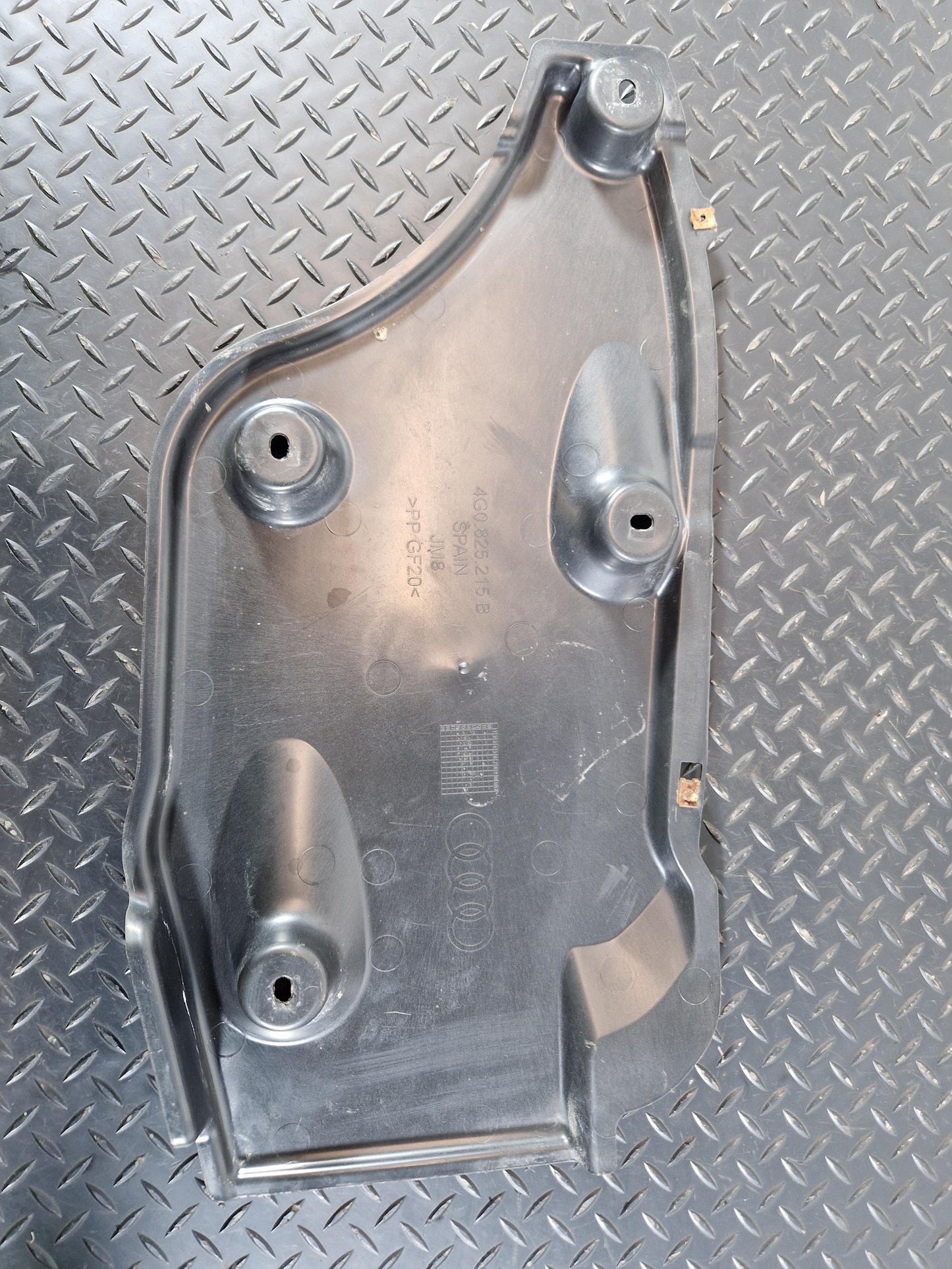 Audi A6 Allroad C7 LEFT SIDE UNDERBODY SHIELD COVER PANEL TRIM 4G0825215B