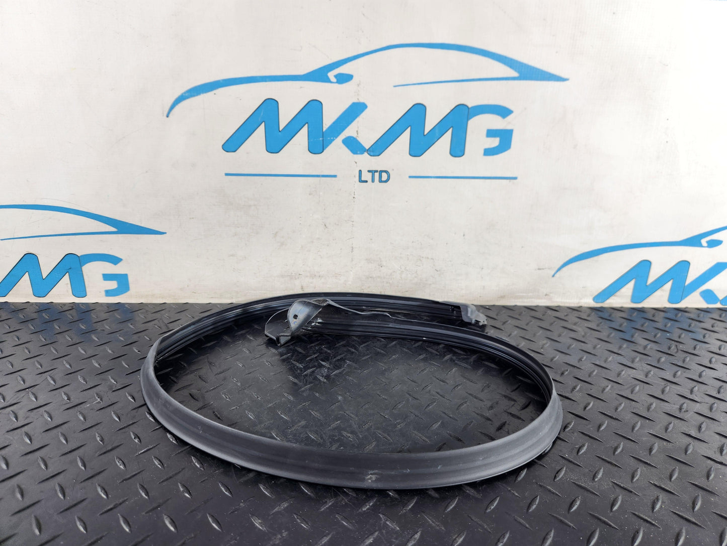 Land Rover Range Rover Evoque L551 SUV Front Right Door Rubber Seal K8D2-20518-A