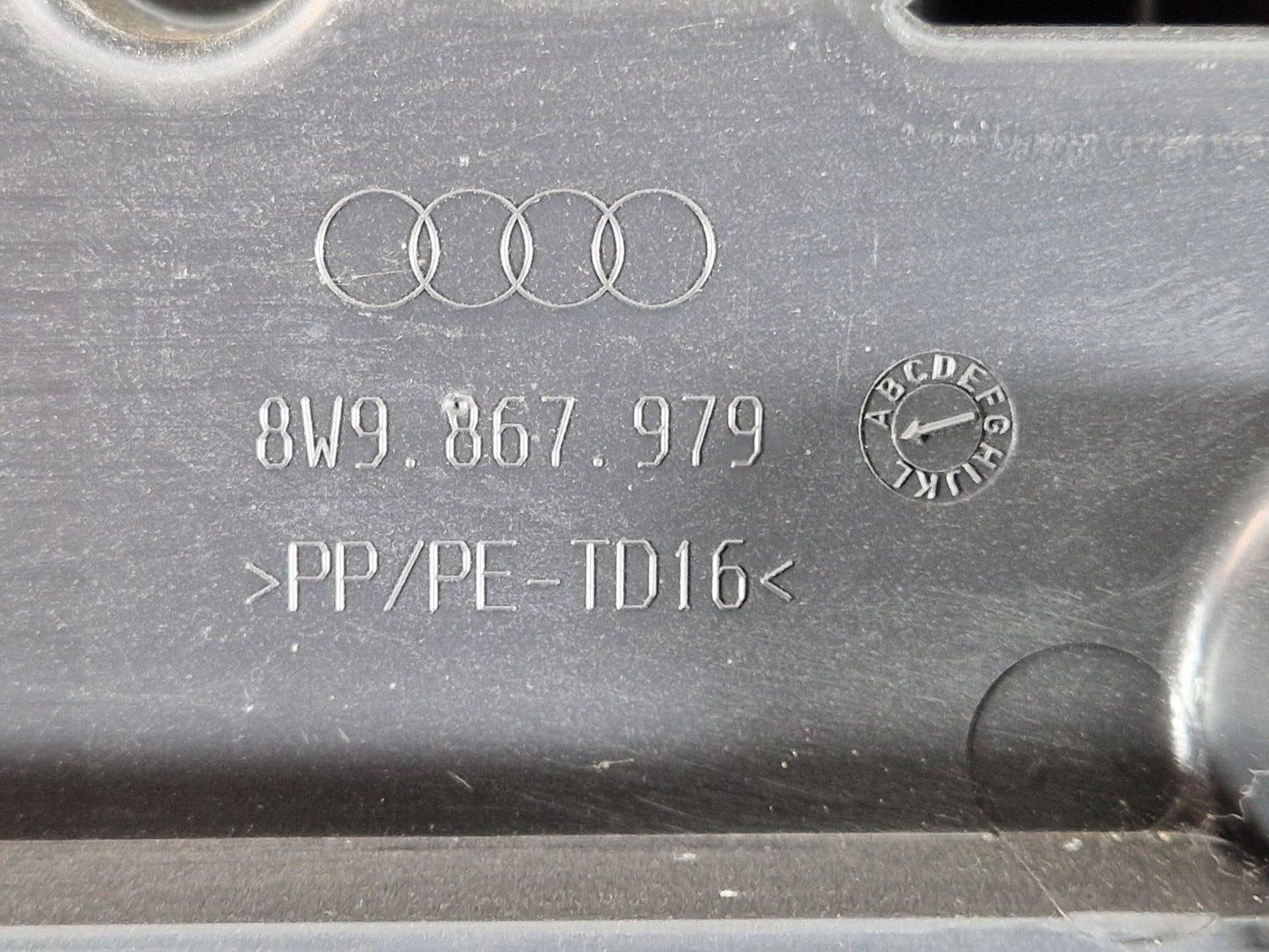 16-19 AUDI A4 AVANT B9 S-LINE OEM BOOTLID/TAILGATE TRIM COVER BLACK 8W9867979