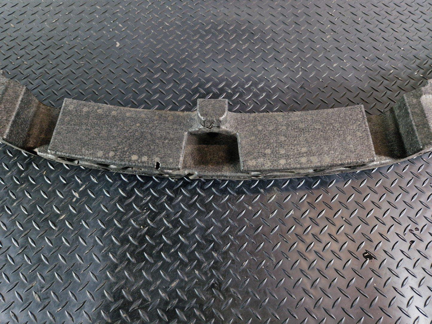 11-18 BMW 6 SERIES F13 GENUINE FRONT BUMPER FOAM SHOCK ABSORBER 8050349