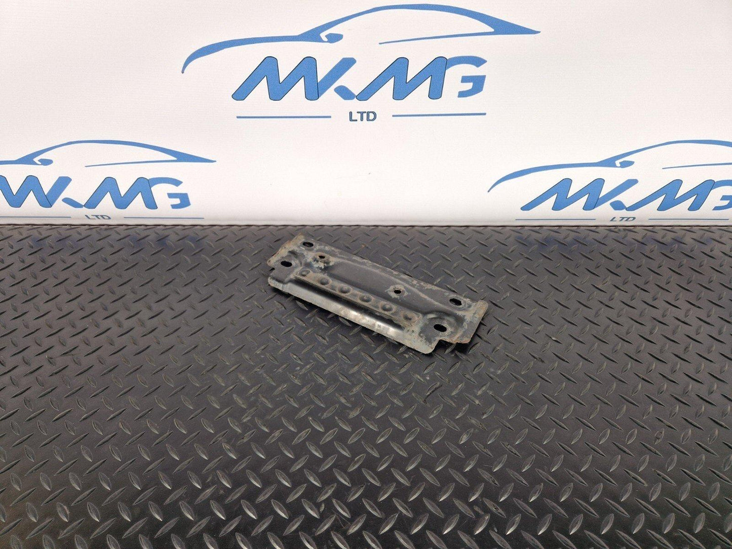 16-19 AUDI A4 B9 GENUINE MUFFLER MOUNT BRACKET PLATE 8W0803183A