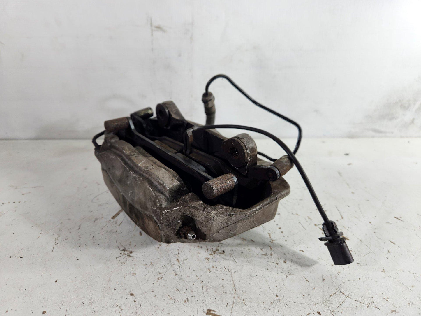 Audi A5 F5 Genuine Front Left N/S Passenger Brake Calliper 8W05CA