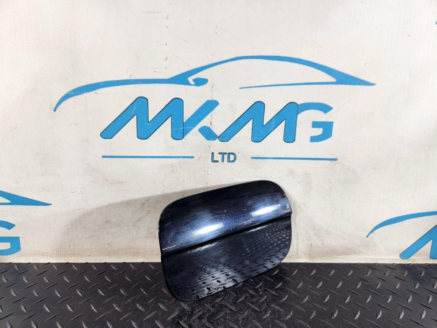 10-15 AUDI Q7 4L GENUINE FUEL TANK FILLER FLAP COVER LID DAMAGED 4L0809907A