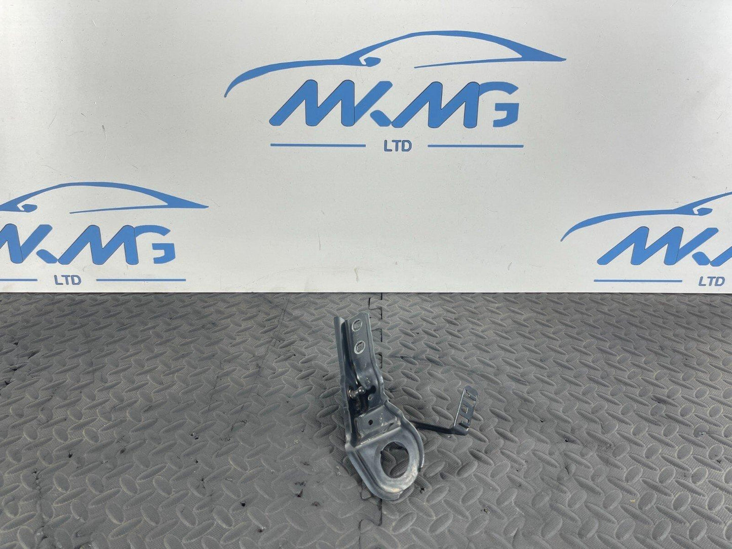 16-22 BMW X1 F48 GENUINE FRONT RIGHT DRIVER SIDE BONNET STRUT BRACKET 7355992