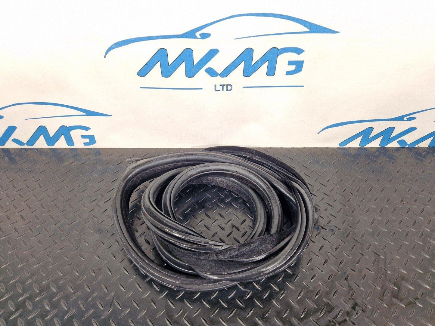 11-18 BMW 6 SERIES F06 REAR LEFT DOOR RUBBER WEATHER SEAL STRIP 7275315
