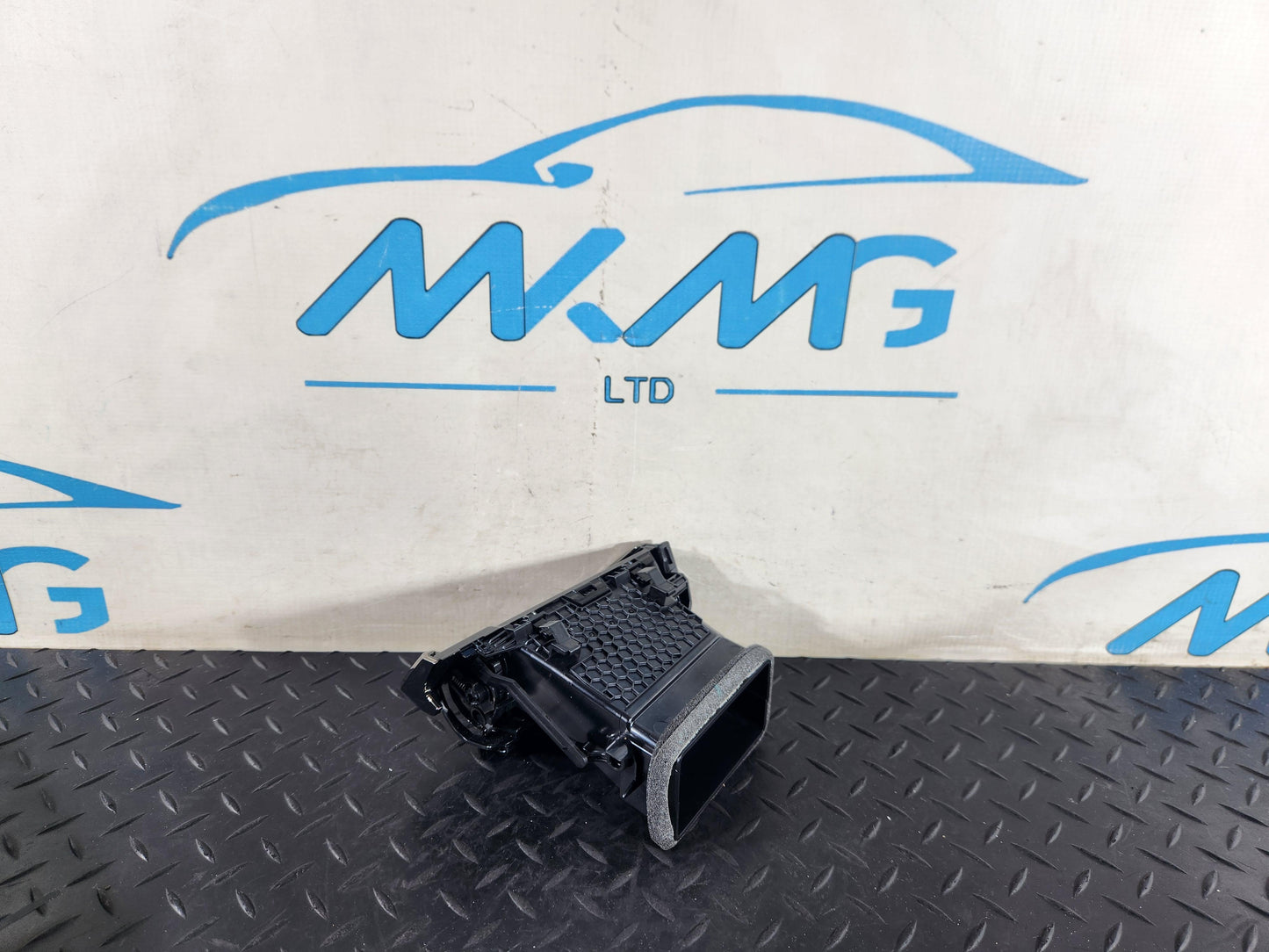 Land Rover Range Rover Evoque L551 Passenger Side Dashboard Vent R8D2018B09AA
