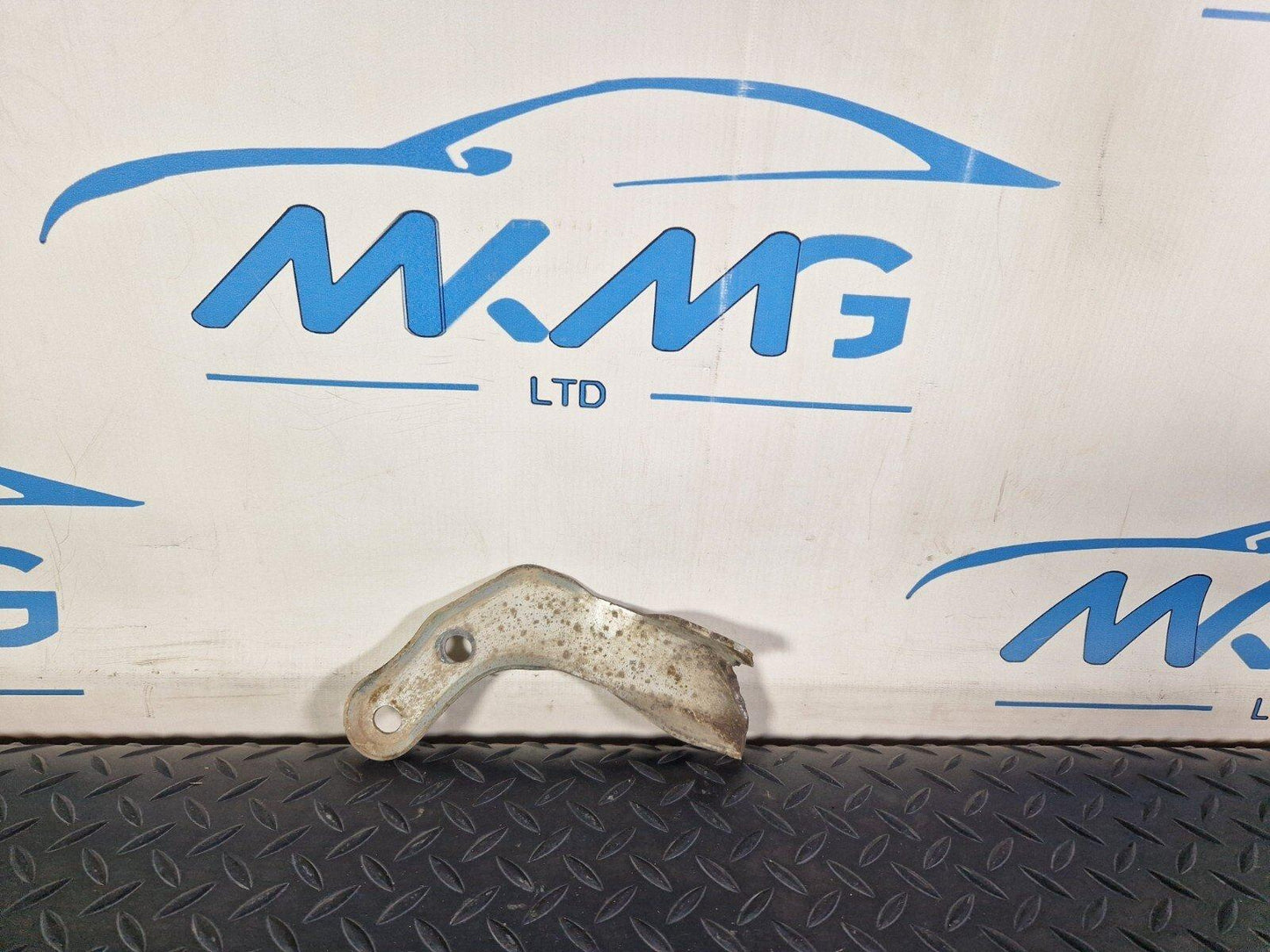 18-ON MERCEDES BENZ SPRINTER W907 EXHAUST BRACKET TO GEARBOX A9064921200