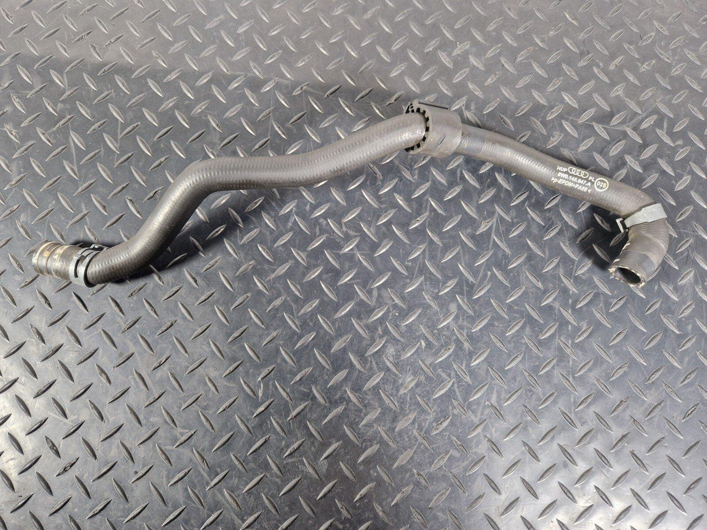 16-19 AUDI A4 B9 2.0TDI DEU GENUINE WATER COOLANT HOSE PIPE 8W0145947A