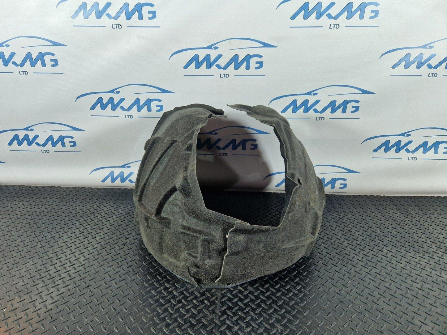 16-19 AUDI A4 B9 GENUINE REAR RIGHT DRIVER SIDE WHEEL ARCH LINER 8W0810172F