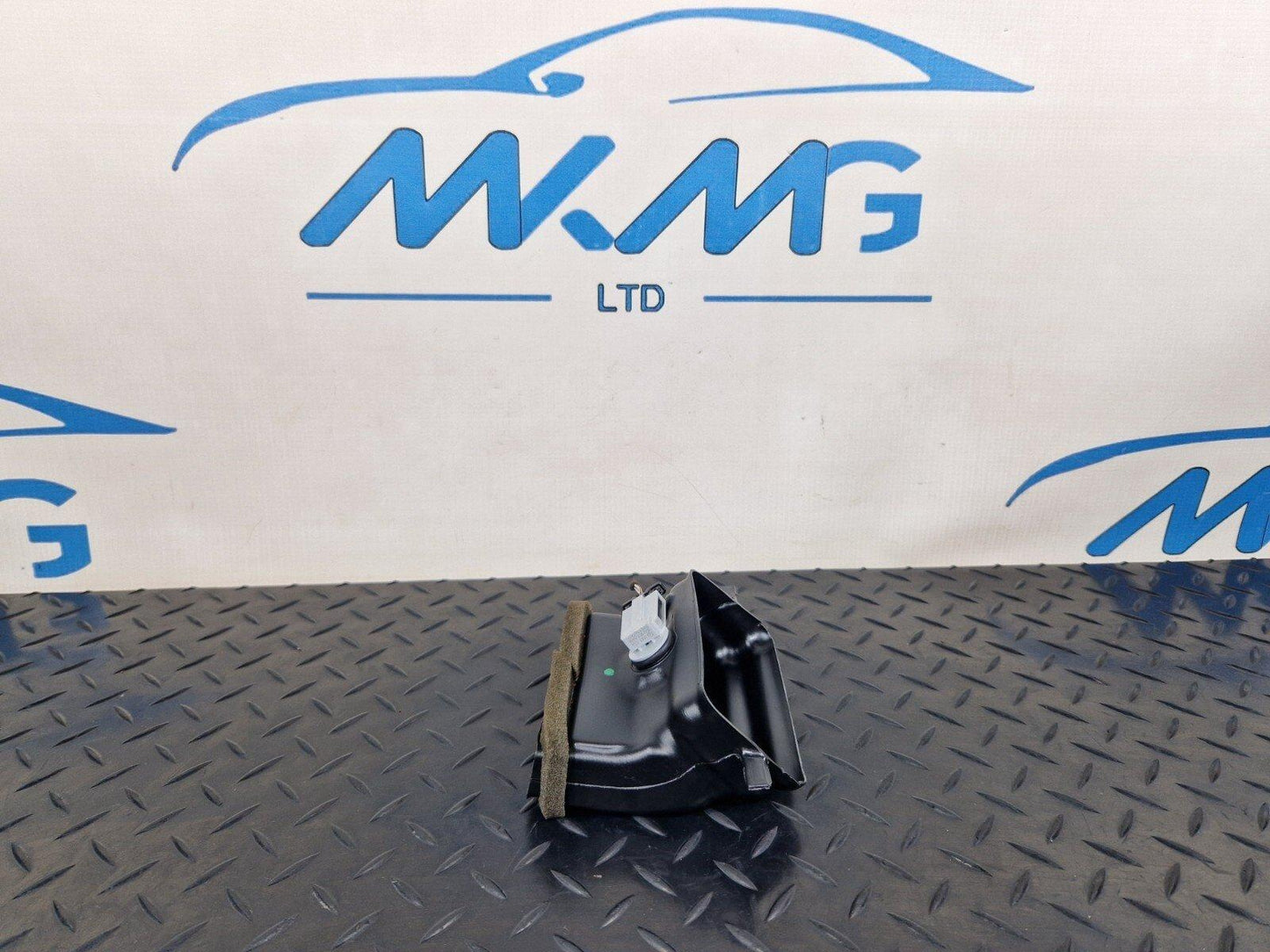 16-23 AUDI A5 F5 S LINE GENUINE AIR CHANEL CONNECTING VENT 8W0857042
