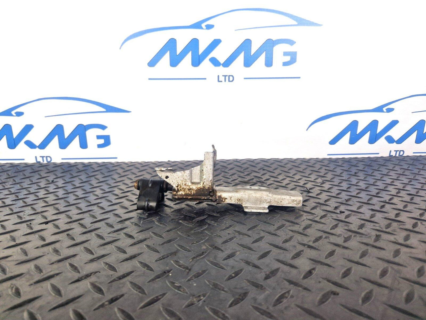 14-21 MERCEDES-BENZ C250D W205 OEM EXHAUST PIPE MOUNT HOOK BRACKET A2054902440
