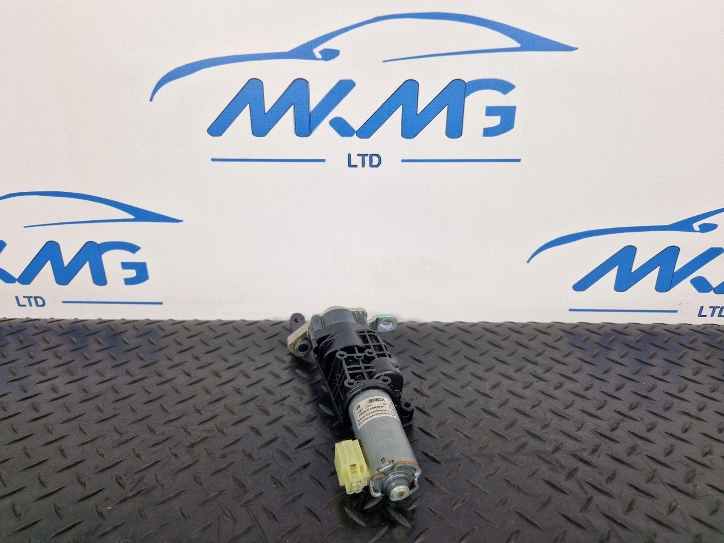 16-19 AUDI A4 B9 GENUINE REAR LEFT TAILGATE LIFT MOTOR 8W9827851A