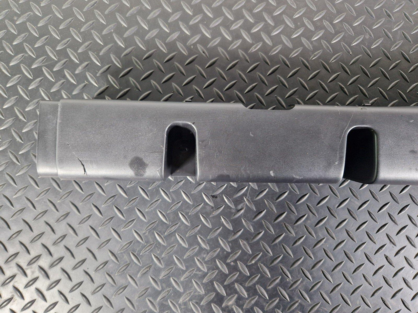 18-ON MERCEDES-BENZ SPRINTER W907 W910 CABLE DUCT GUIDE BRACKET A9078211200