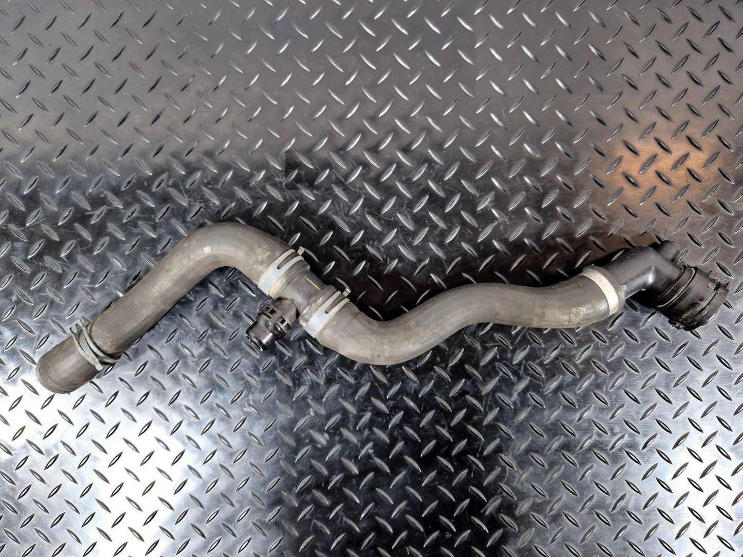 16-19 AUDI A4 B9 S-LINE QUATTRO WATER COOLANT PIPE 8W0121140 8W0122293H