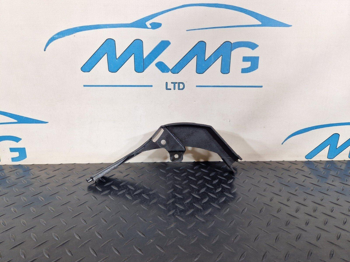 14-21 MERCEDES BENZ C300h W205 OEM REAR BUMPER LEFT BRACKET A2058854223