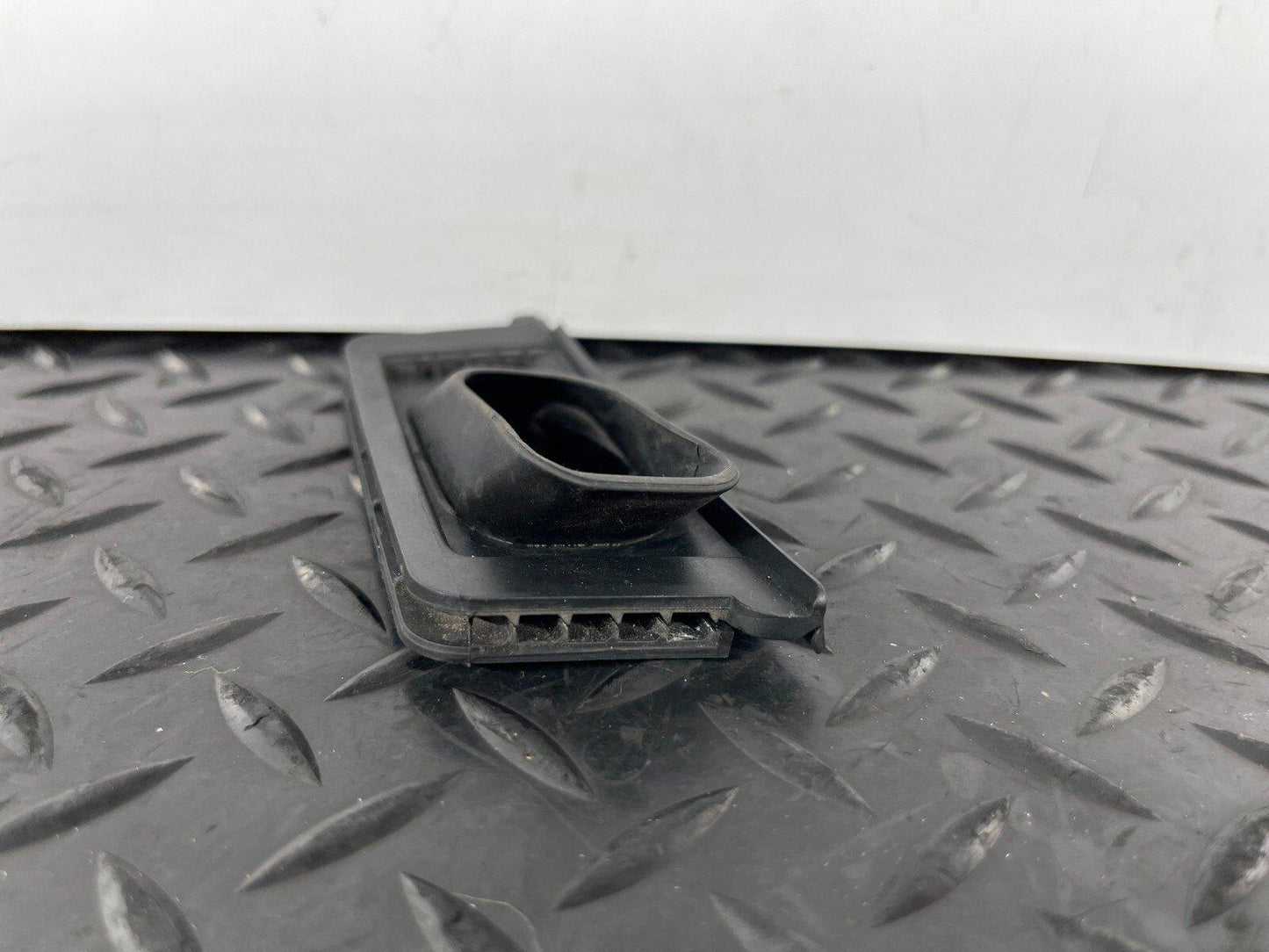 16-19 AUDI A4 B9 GENUINE FRONT LEFT REINFORCEMENT BEAM SEAL 8W0819143A