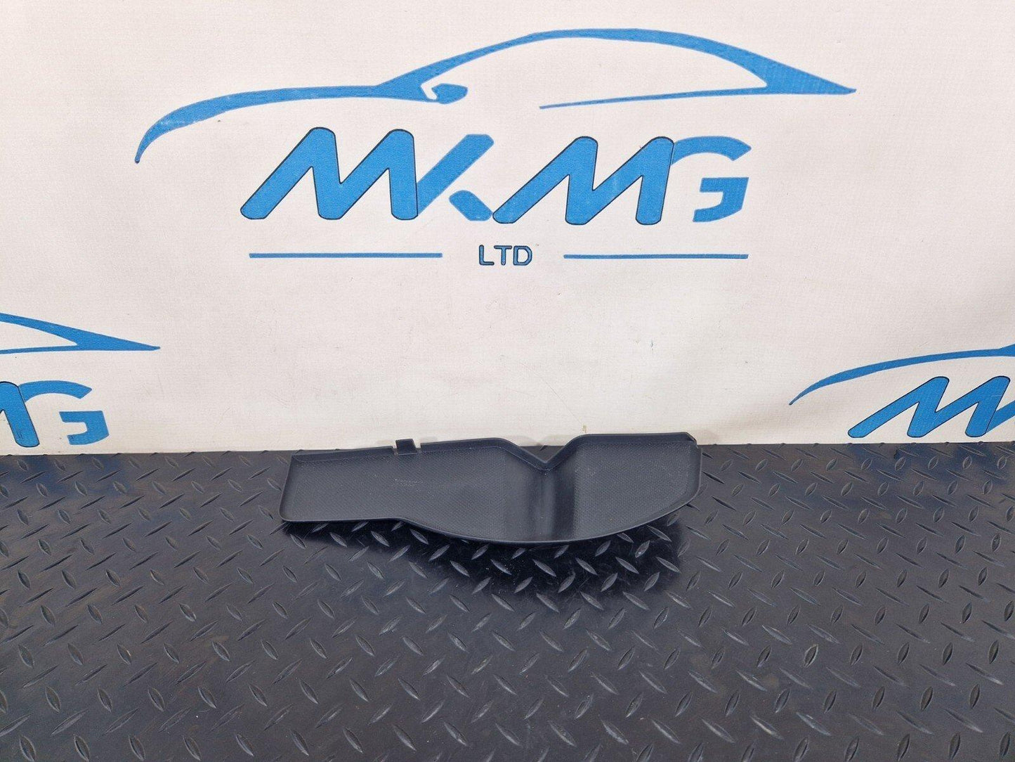 16-19 AUDI A4 B9 S-LINE RIGHT FRONT DOOR PANEL STORAGE RUBBER INSERT 8W0868134