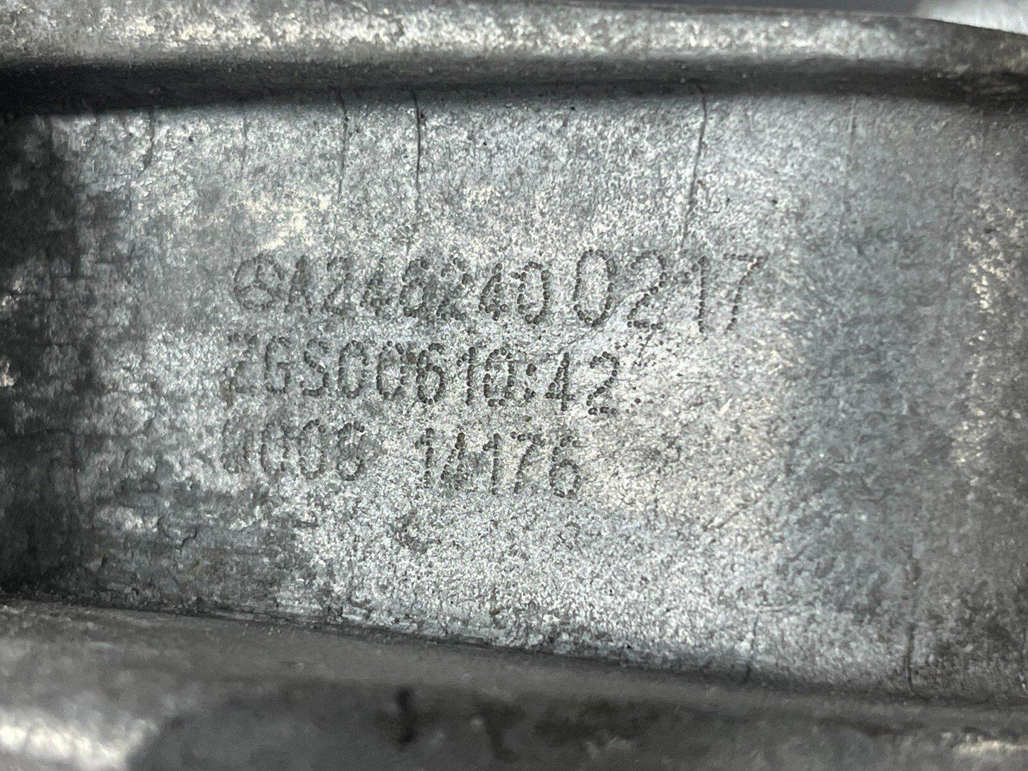 12-18 MERCEDES A B-CLASS W176 W246 LEFT ENGINE MOUNT A2462400217