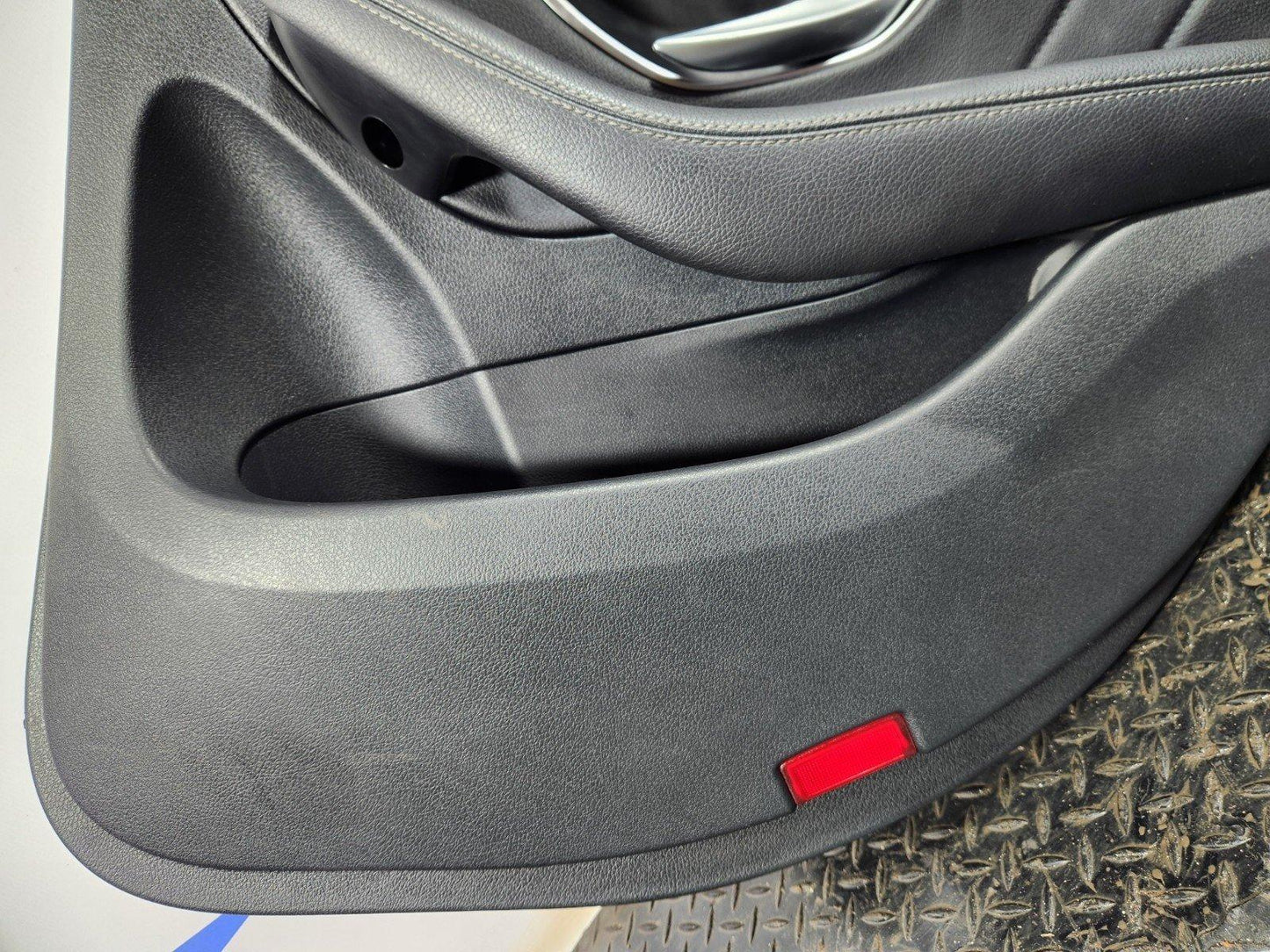 16-22 MERCEDES BENZ X253 REAR RIGHT O/S DRIVER SIDE DOOR CARD PANEL A2537304001