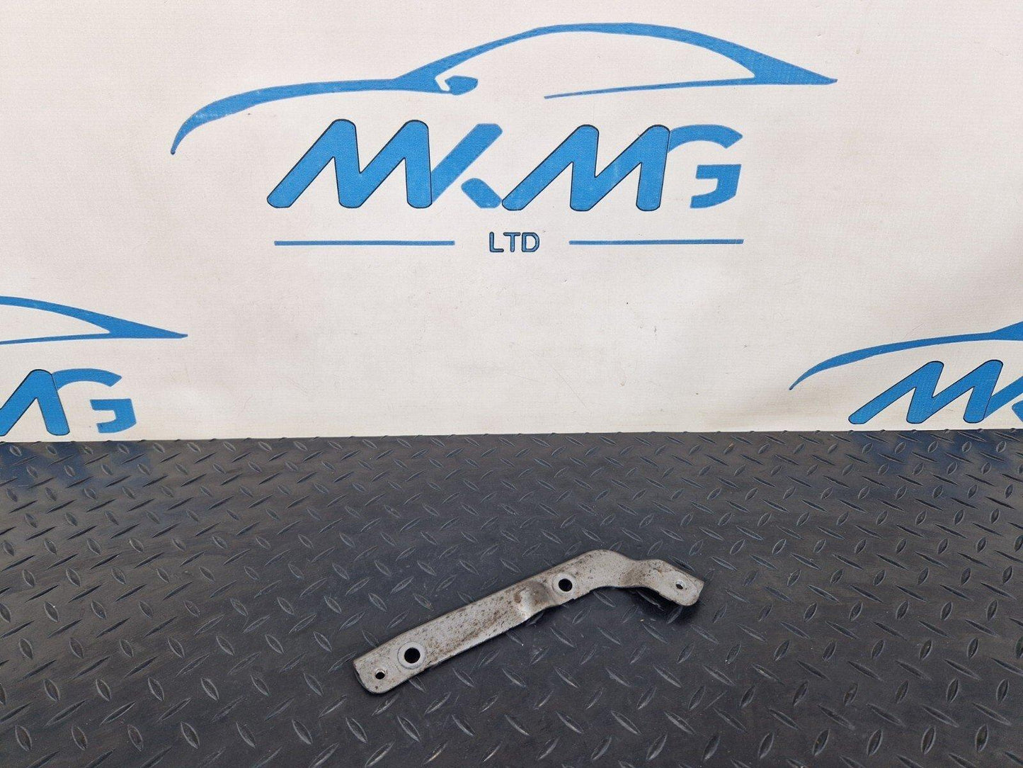 18-ON MERCEDES SPRINTER W907 W910 STARTER MOUNT SUPPORT BRACKET A6511510040