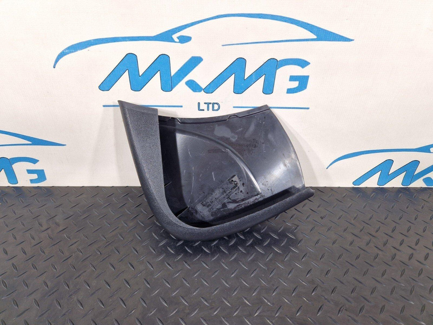 18-ON MERCEDES BENZ SPRINTER  W907 HAND BRAKE LEVER TRIM A9104271000