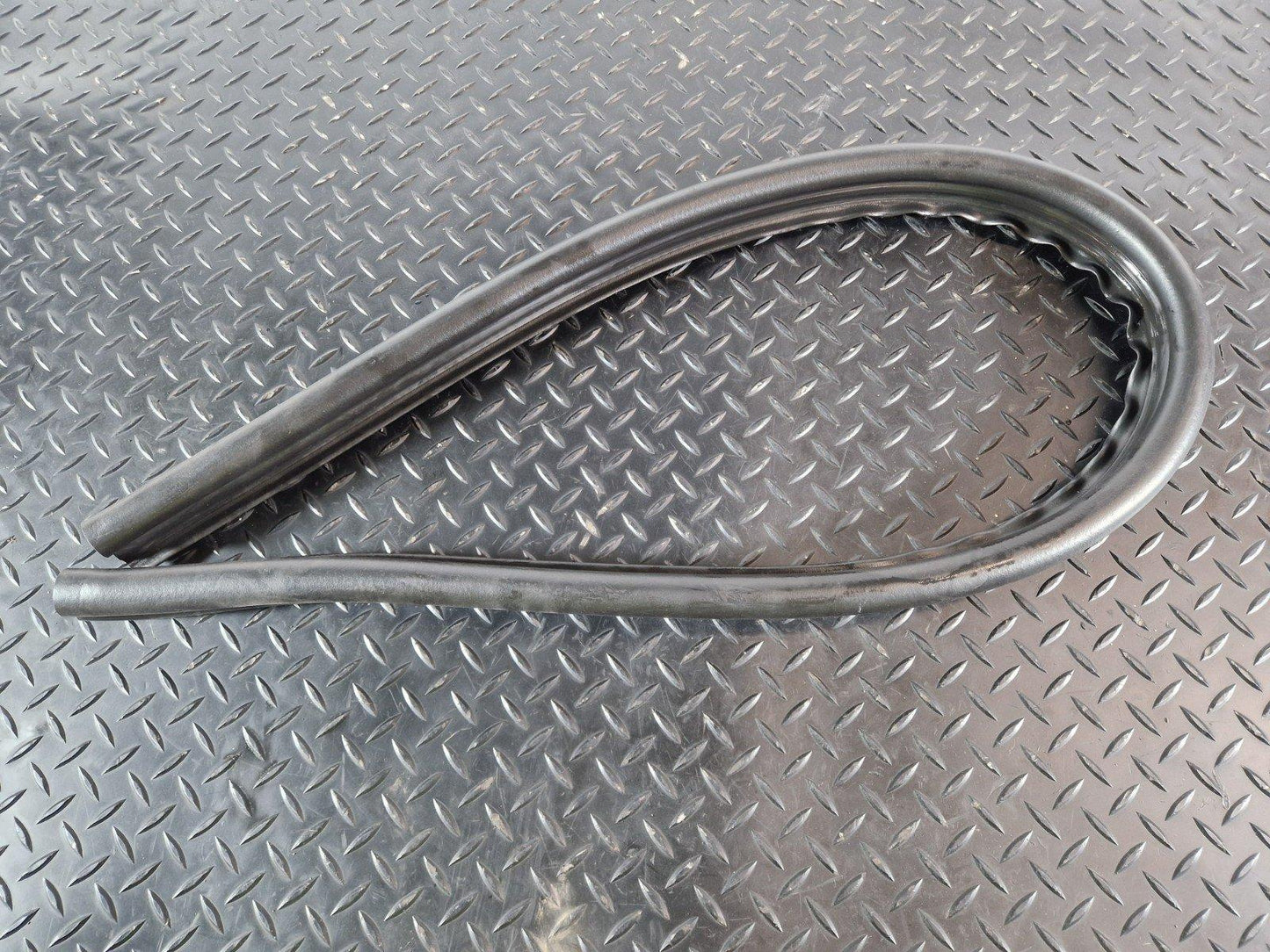 16-20 AUDI Q7 4M GENUINE ENGINE COMPARTMENT RUBBER SEAL 4M0823723