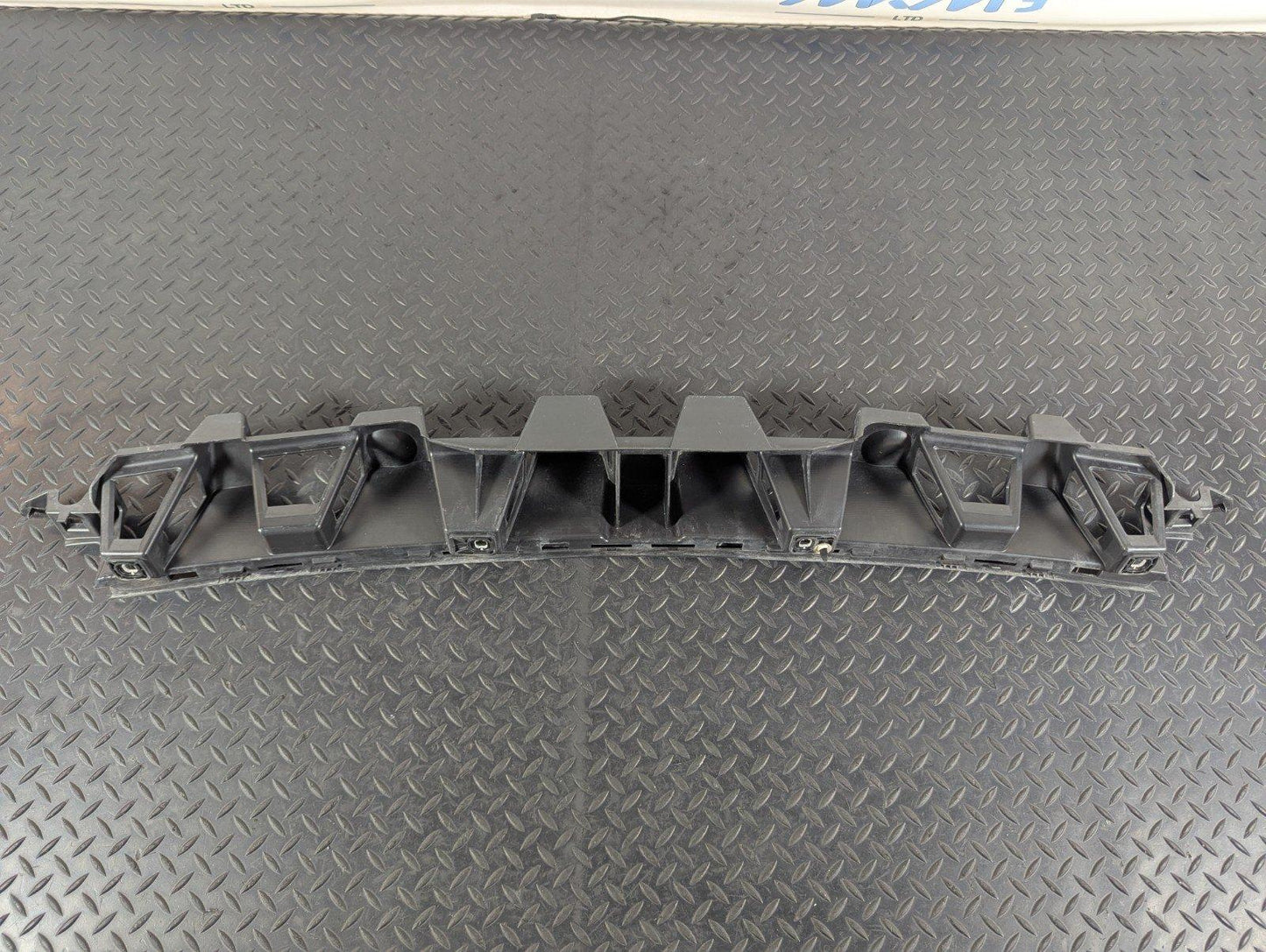 11-19 MERCEDES BENZ ML W166 GENUINE REAR RIGHT BUMPER BRACKET A1668850165