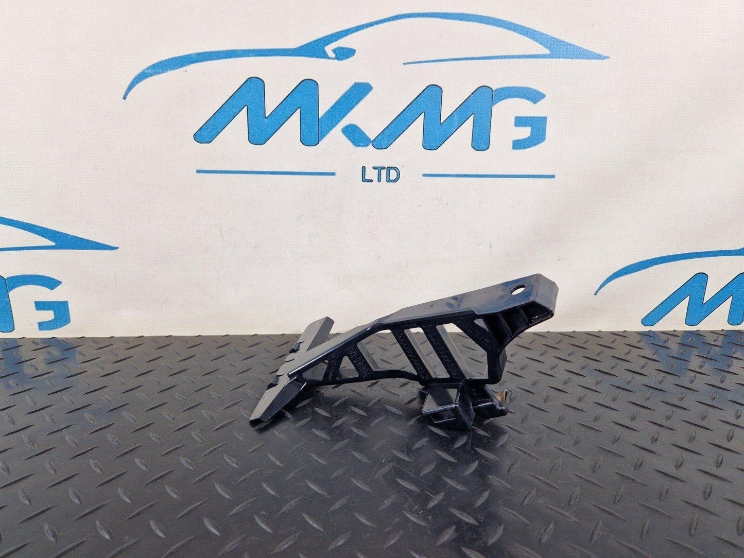 14-19 MERCEDES BENZ GLA X156 OEM REAR RIGHT BUMPER HOLDER BRACKET A1568853400