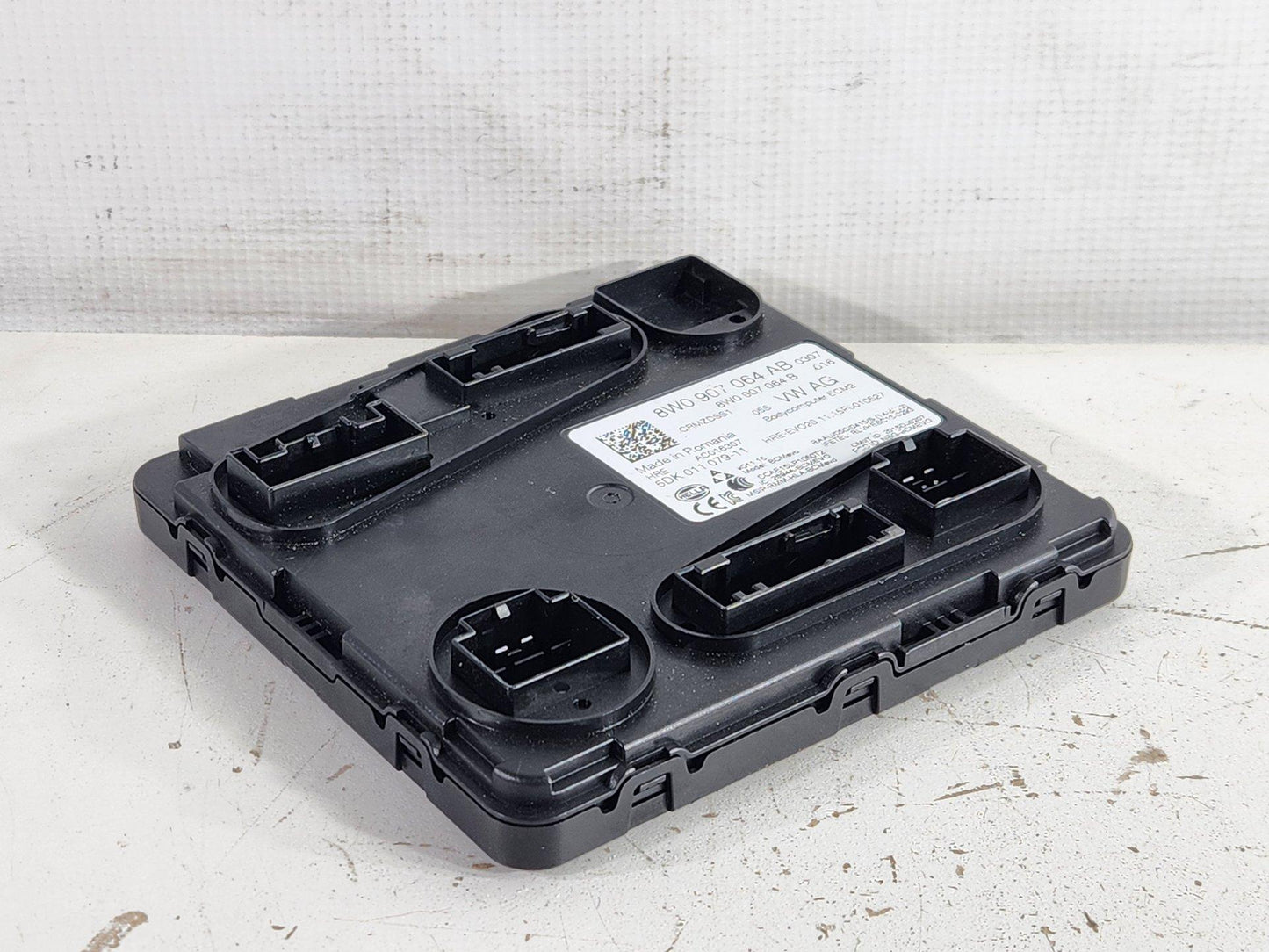 Audi A4 B9 Genuine BCM Body Control Module Unit 8W0907064AB