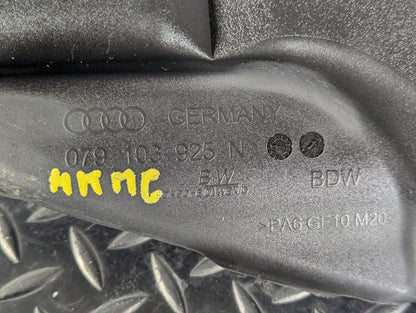 10-17 AUDI A8 4H 4.2 INTAKE MANIFOLD COVER 079103925N