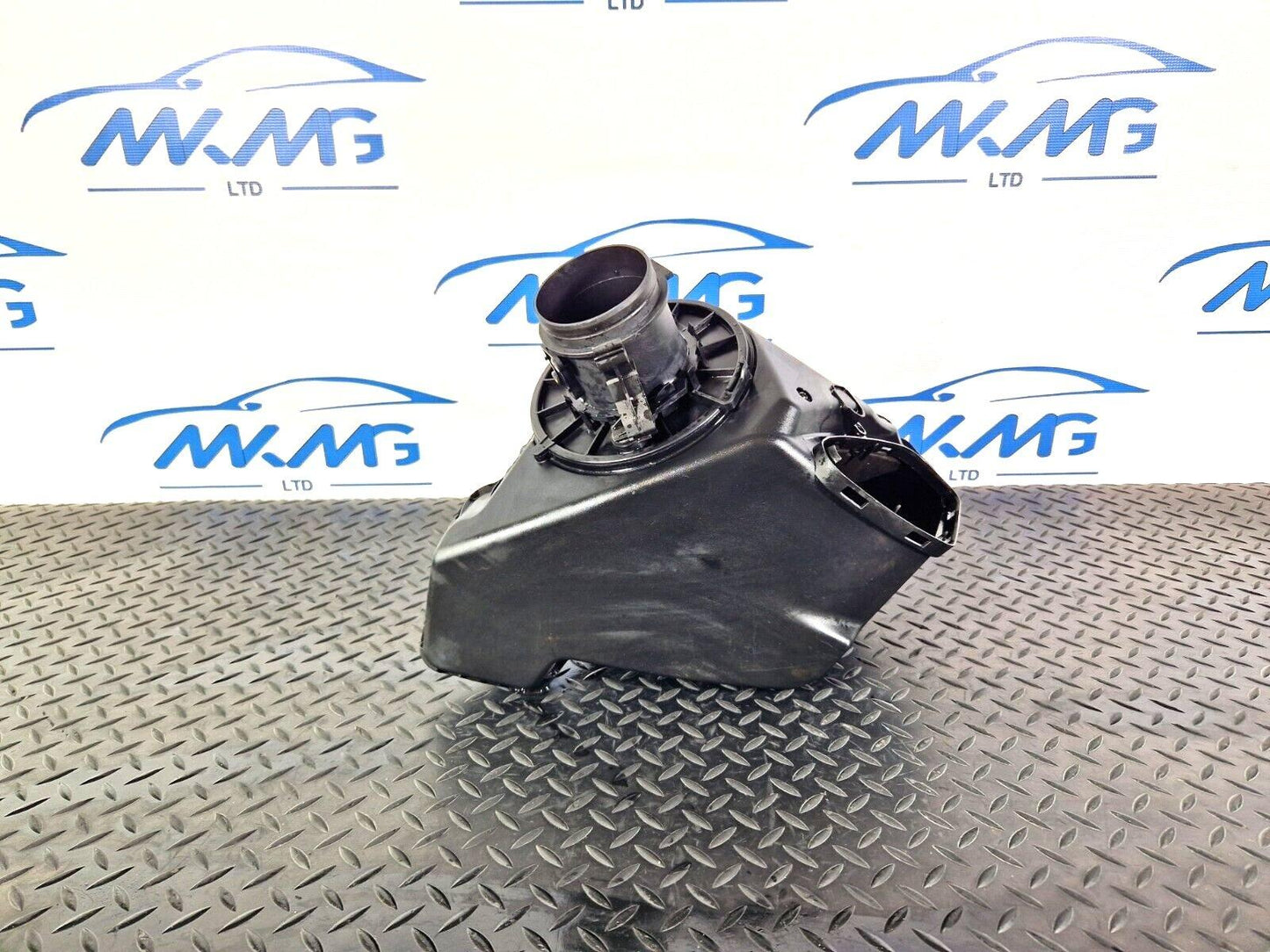 15-18 AUDI A7 4G OEM AIR FILTER HOUSING BOX 4G0133838AC