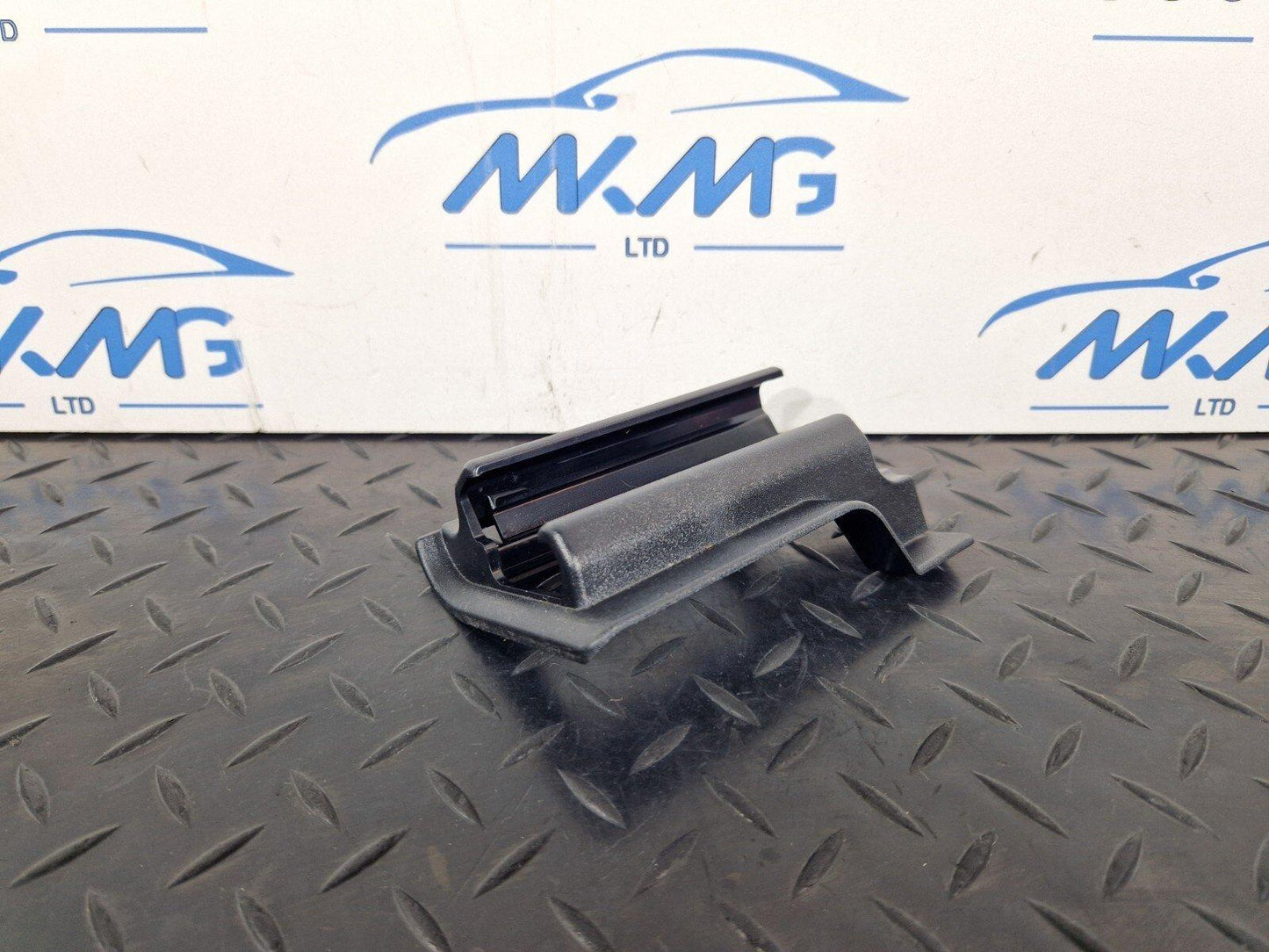 14-21 MERCEDES BENZ C200d W205 OEM FRONT SEAT GUIDE RAIL END COVER A2059190700