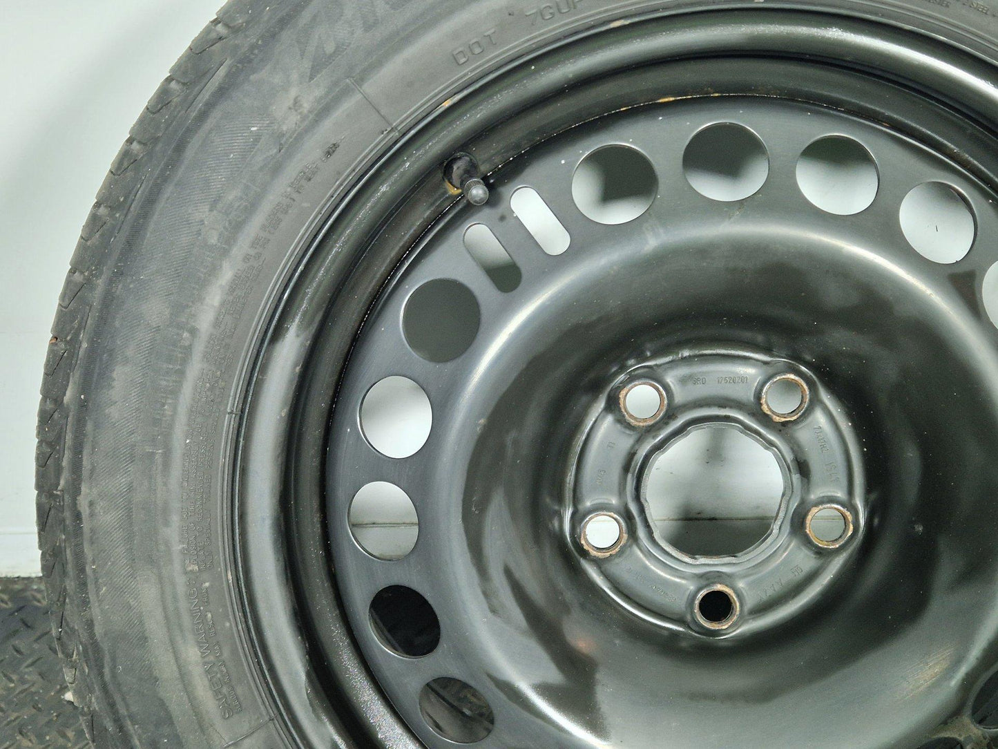 Mercedes-Benz Sprinter 17" Alloy Wheel with Tyre 6mm 225/55/17
