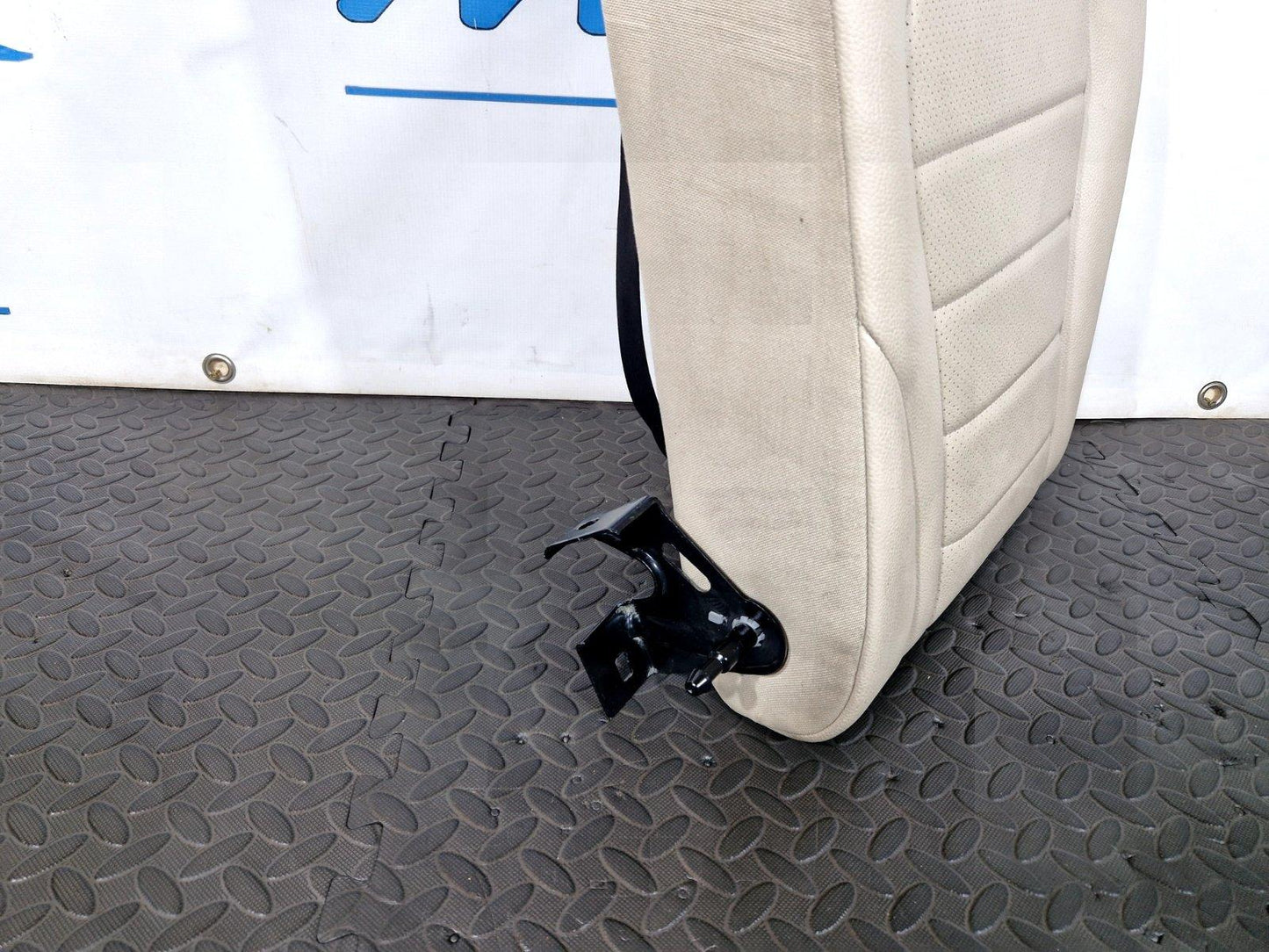 14-21 MERCEDES BENZ C CLASS W205 REAR LEFT N/S LEATHER SEAT BACKREST BEIGE