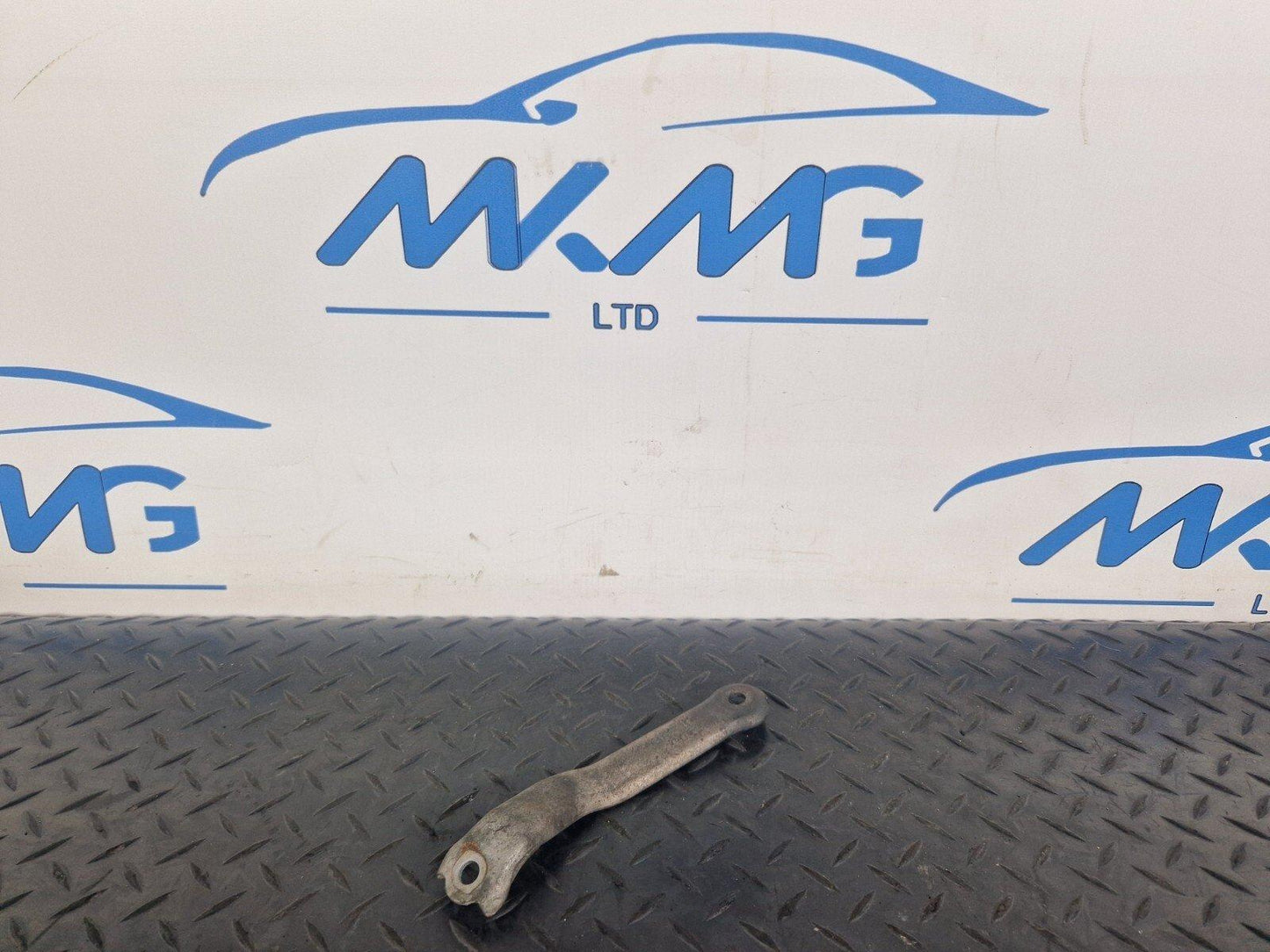 14-21 MERCEDES BENZ C300h W205 TURBO SUPPORT BRACKET A6510962840