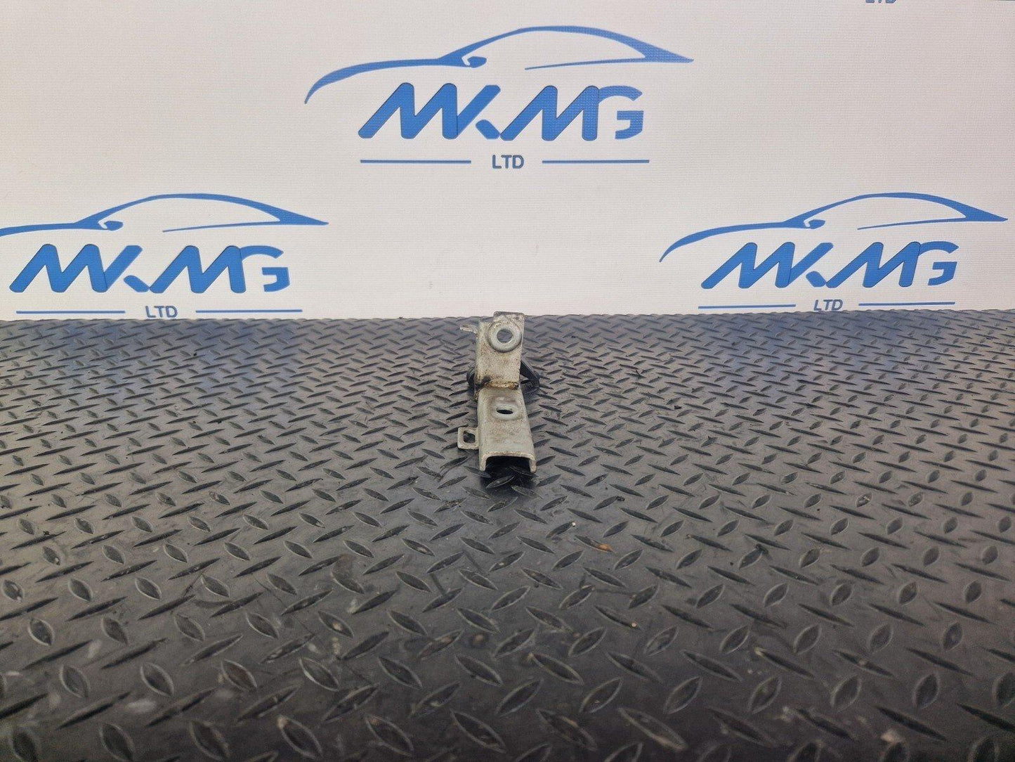 14-21 MERCEDES-BENZ C250D W205 OEM EXHAUST PIPE MOUNT HOOK BRACKET A2054902440