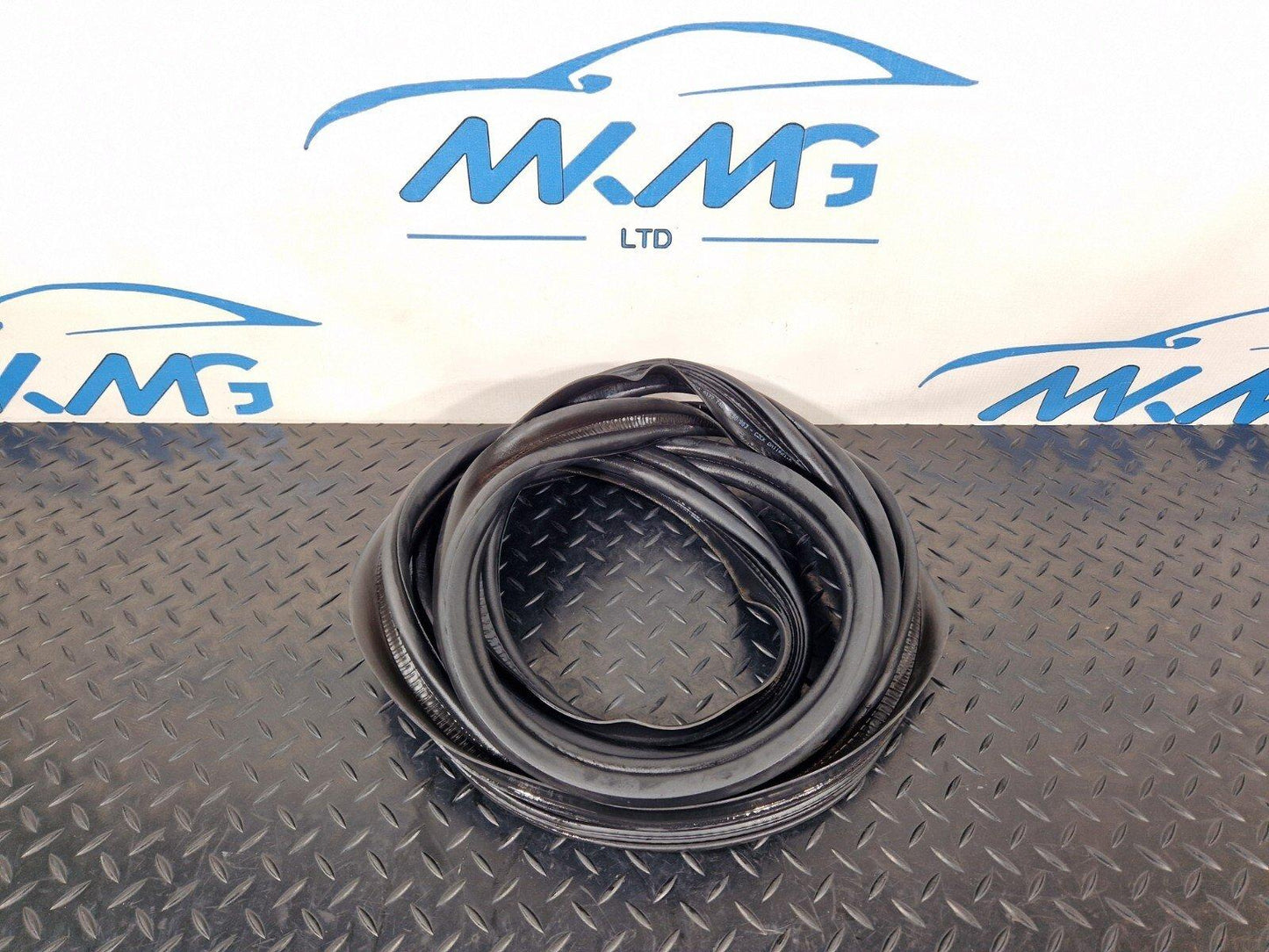 MERCEDES W177 A CLASS BOOT TRUNK LID TAILGATE RUBBER SEAL GASKET A1777402200