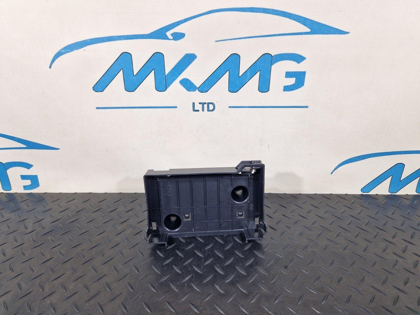 18-ON MERCEDES BENZ SPRINTER  W907 INTERIOR CONTROL UNIT BRACKET A9075450500